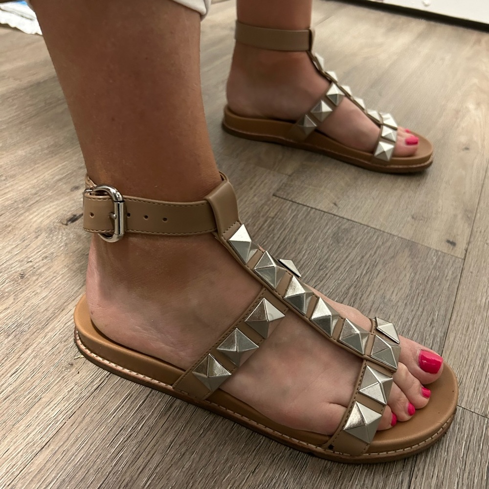 Steve Madden Worn once! Cute gladiator sandals 8